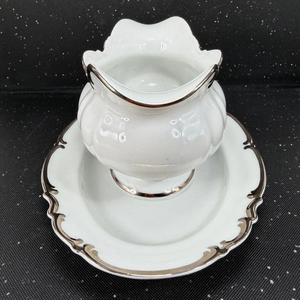 Hutschenreuther Selb Bavaria Pasco The Revere Gravy Boat Platinum Trim 8045 VTG